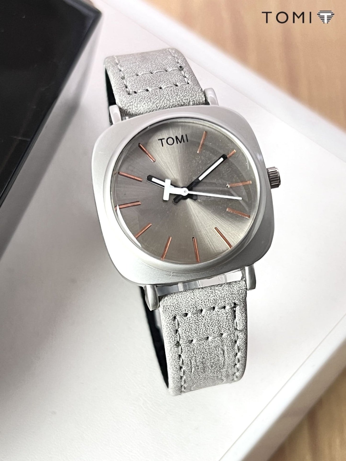 TOMI Silver Leather Strap Watch – Waterproof & Elegant