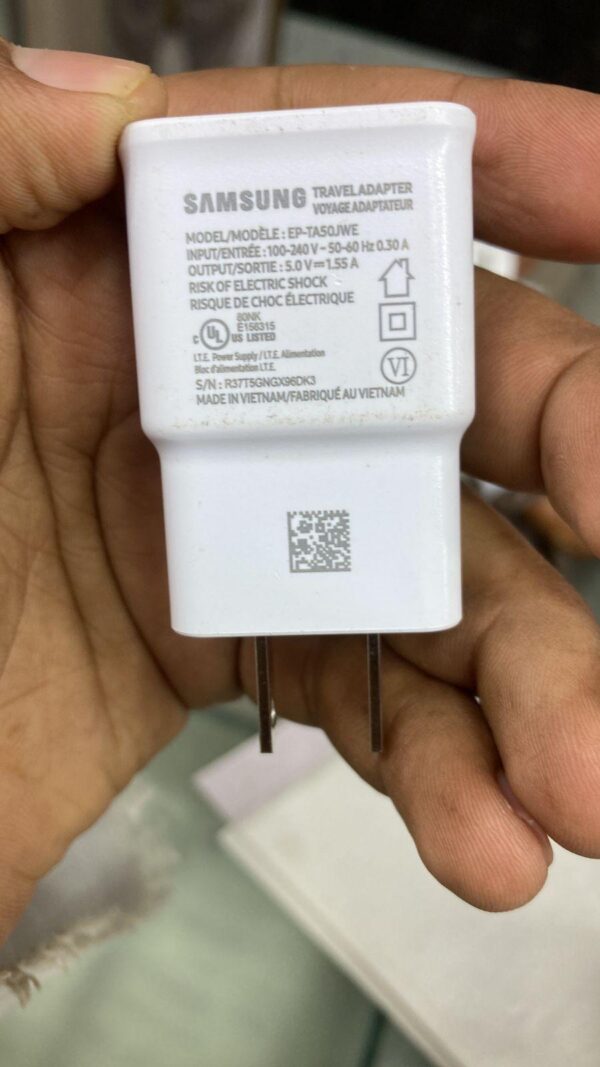 3.7 W charging adapter - Image 3