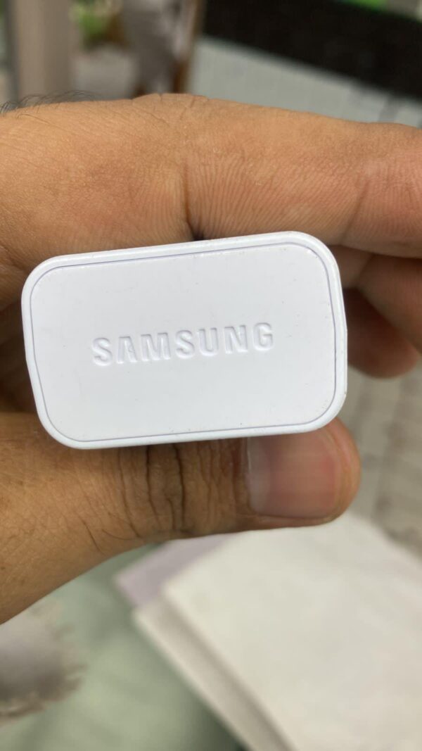3.7 W charging adapter - Image 2